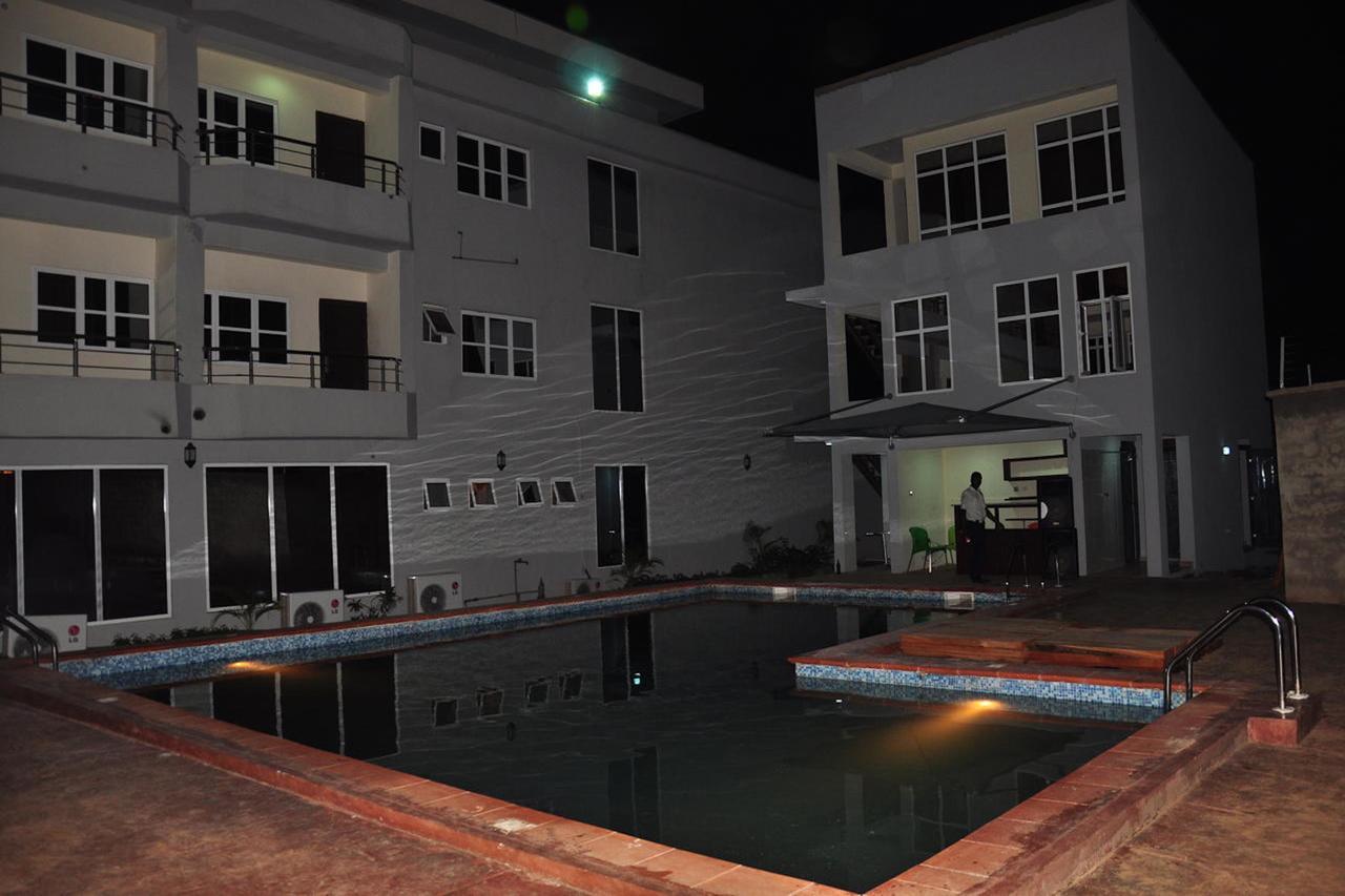 Grand Bank Link Hotel Otta Buitenkant foto