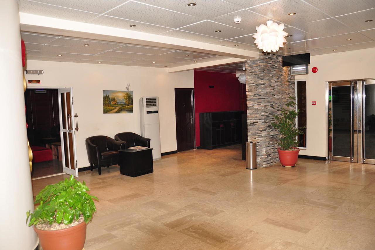 Grand Bank Link Hotel Otta Buitenkant foto