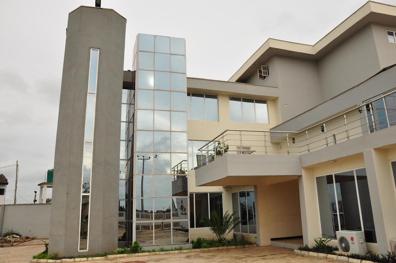 Grand Bank Link Hotel Otta Buitenkant foto