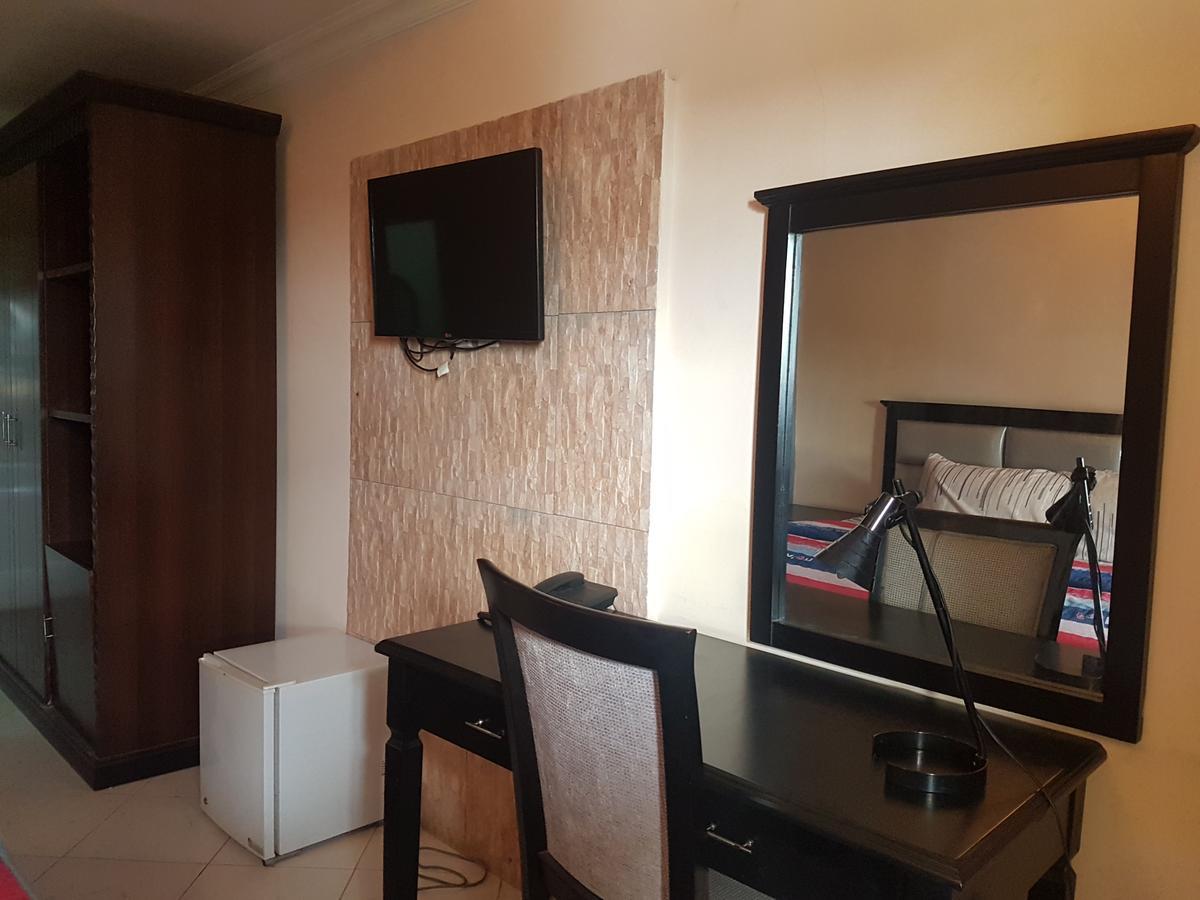 Grand Bank Link Hotel Otta Buitenkant foto