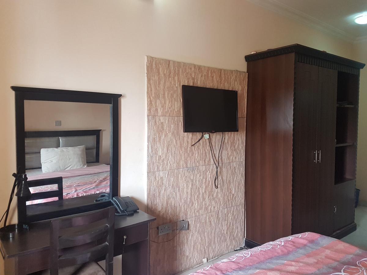 Grand Bank Link Hotel Otta Buitenkant foto