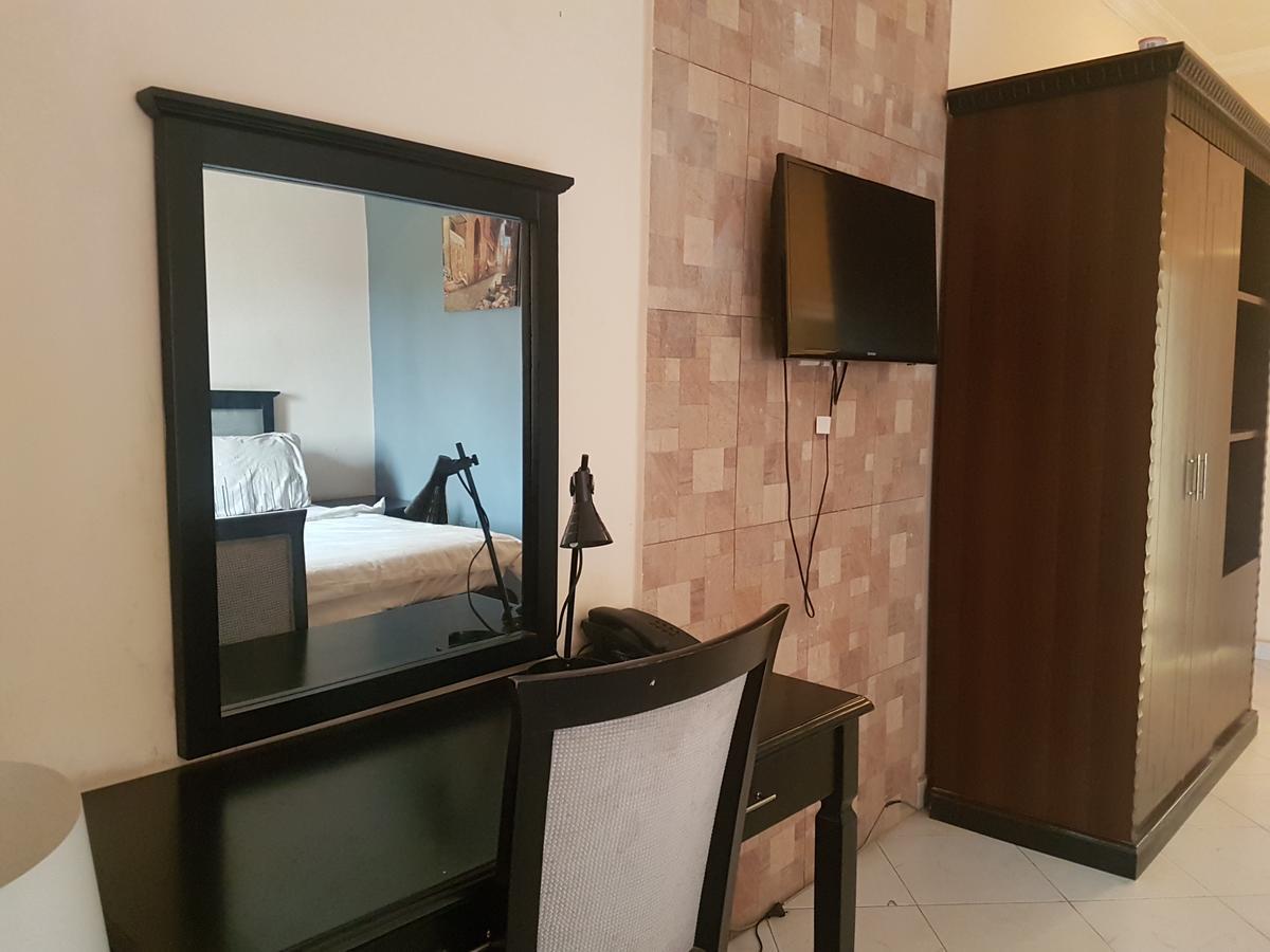 Grand Bank Link Hotel Otta Buitenkant foto